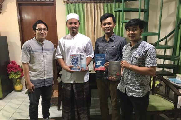Gus Zia dari Ponpes Darus-Sunnah Apresiasi Buku Terjemahan Turos Pustaka