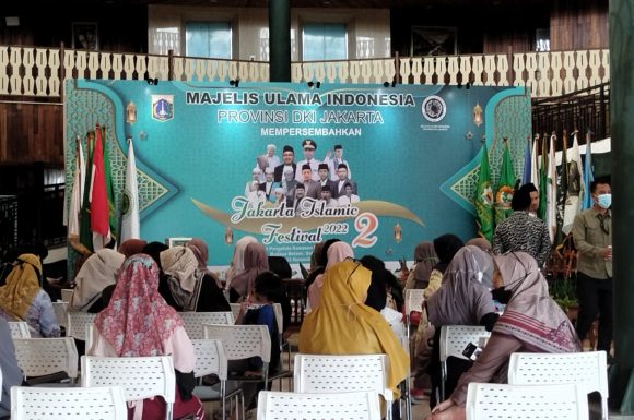 Rene Turos Indonesia Buka Stan Buku Islam di Jakarta Islamic Festival