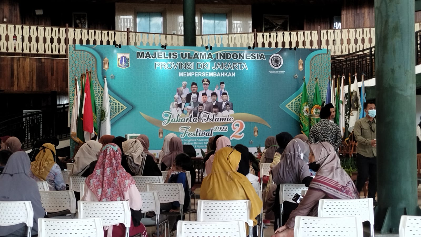 Rene Turos Indonesia Buka Stan Buku Islam di Jakarta Islamic Festival