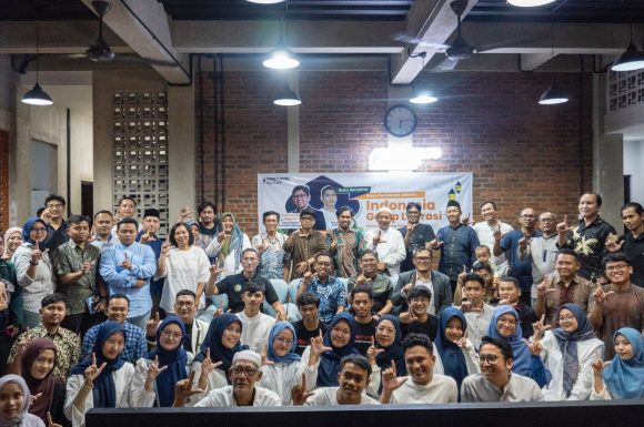 Rene Turos Group Ajak Insan Perbukuan Bahas Literasi di Bukber 2025